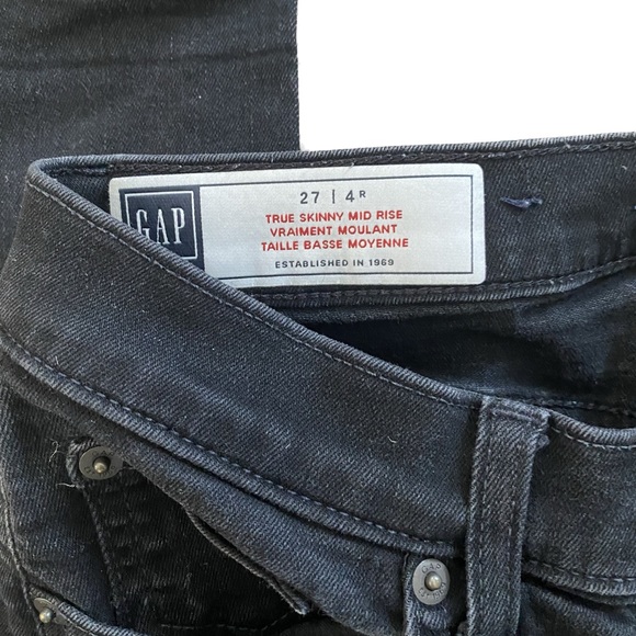 GAP - True Skinny Mid Rise - Size 27 | 4R - Picture 2 of 3